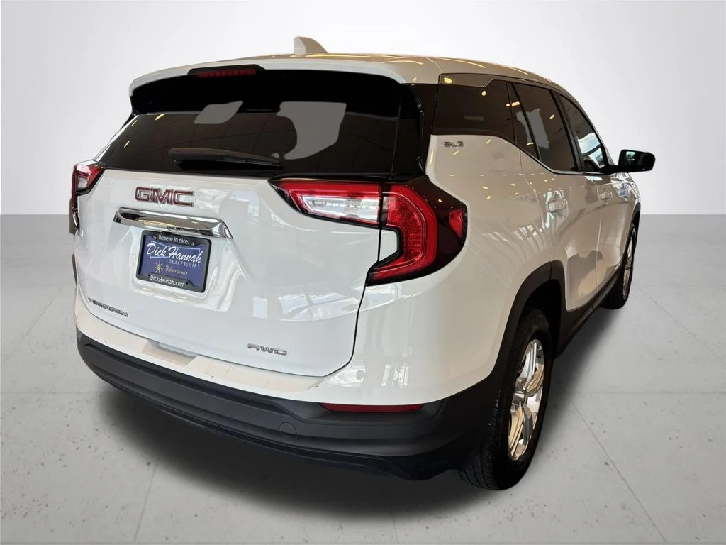 Used 2024 White GMC SLE image 7