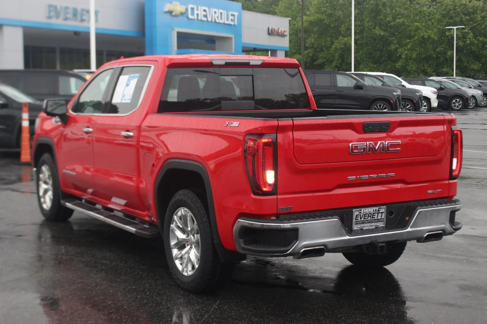 Used 2019 CARDINAL RED GMC SLT image 5