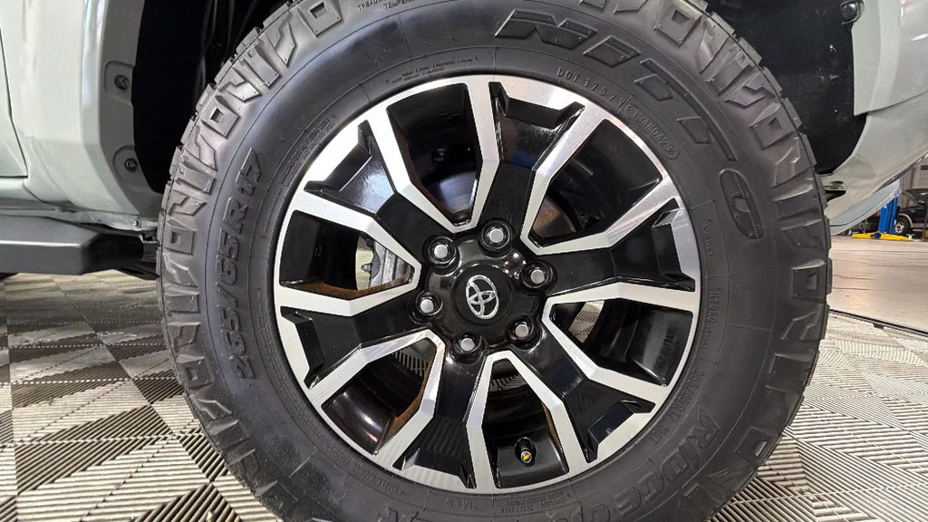 Used 2023  Toyota SR image 35