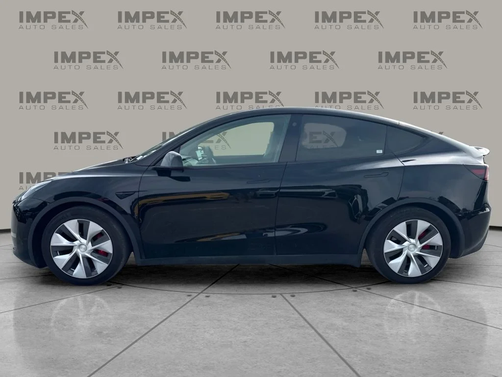 Used 2022 Black Tesla Performance image 2