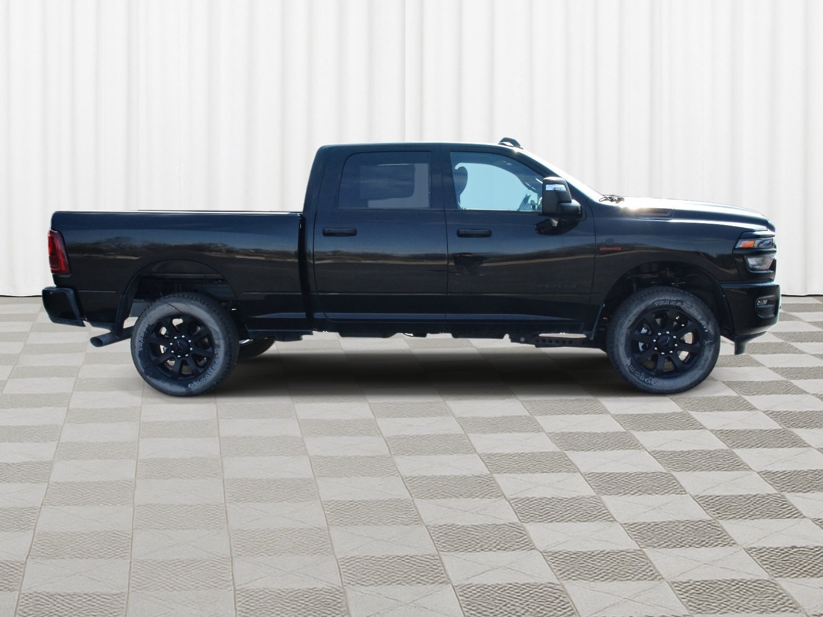 New 2026 Diamond Black Crystal Pearlcoat Ram Big Horn image 33