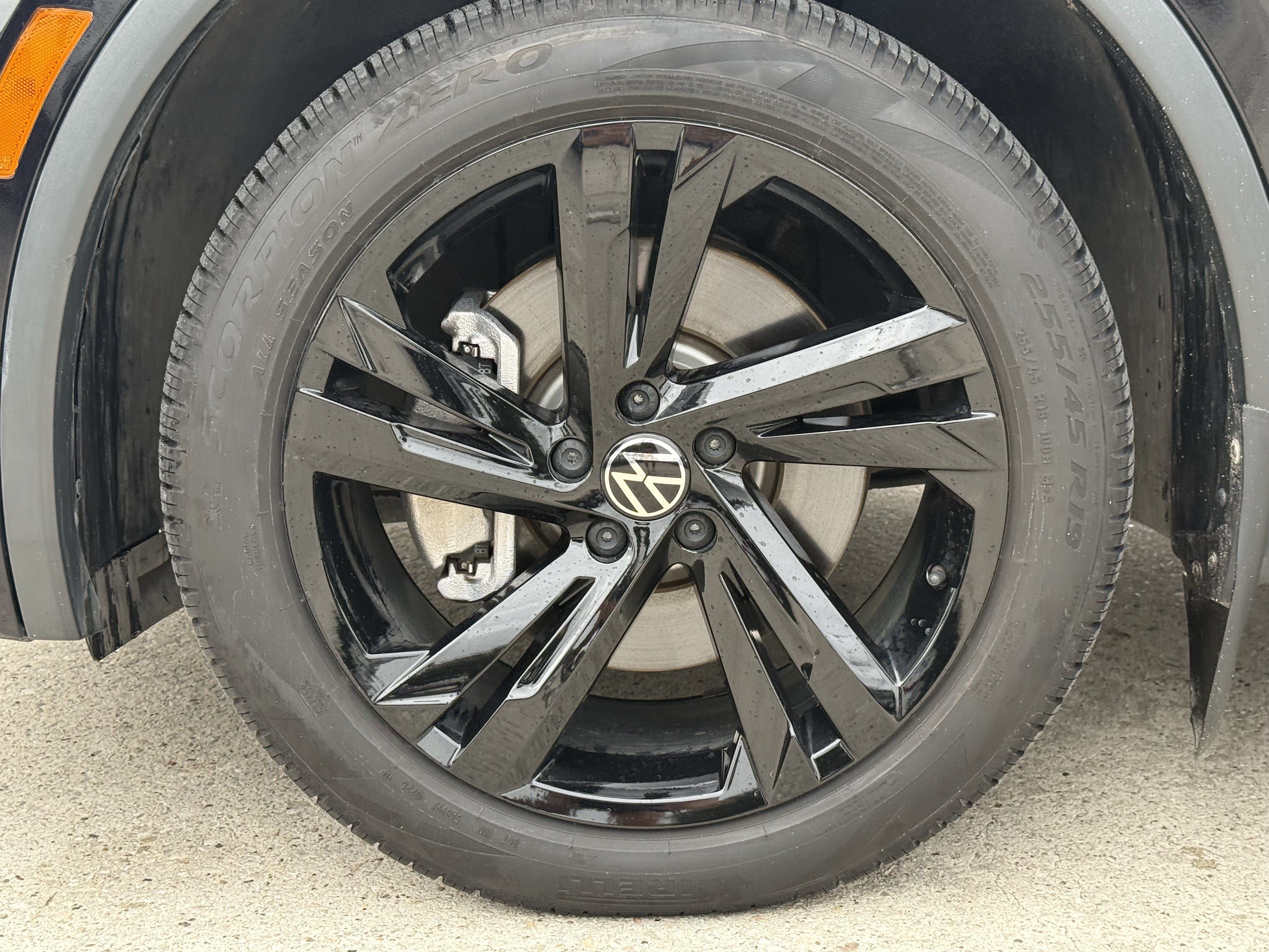 Used 2023 Deep Black Pearl Volkswagen SE R-Line Black image 10