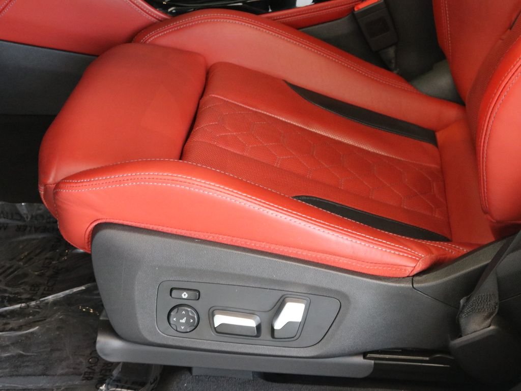 Used 2021 White BMW M image 47