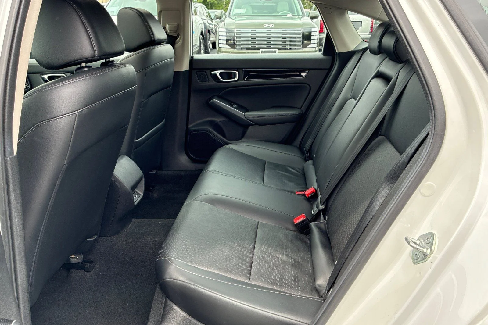 Used 2024 Platinum White Pearl Honda Touring image 21