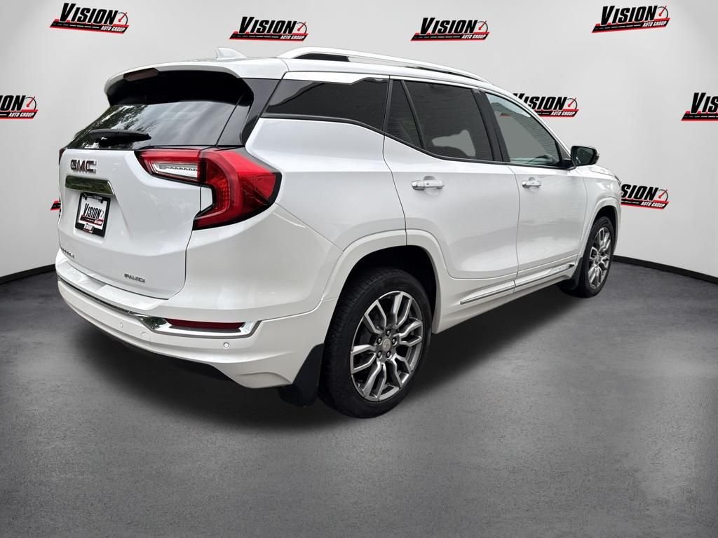 Used 2022 White GMC Denali image 5