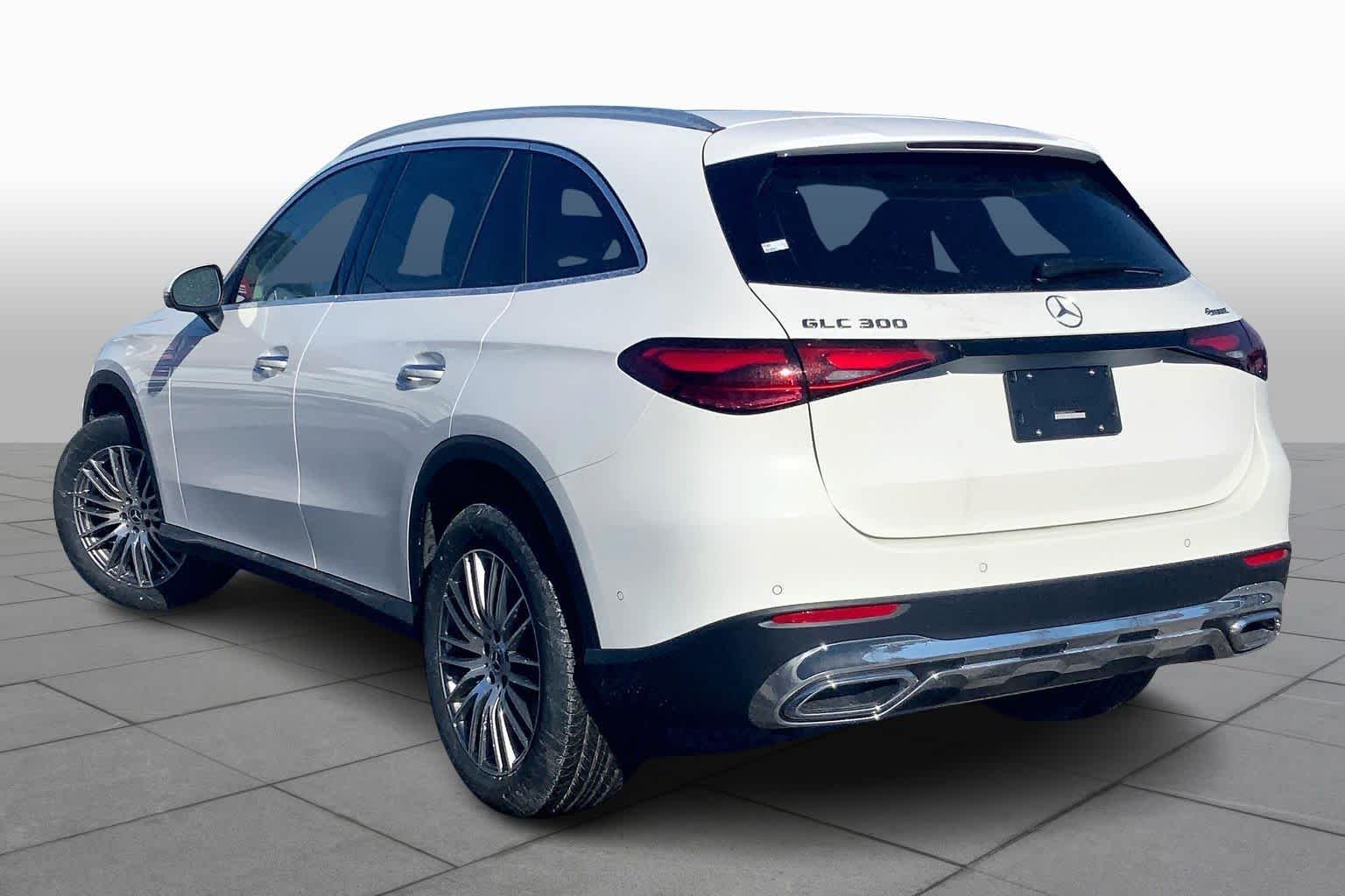 New 2026 Polar White Mercedes-Benz GLC 300 image 4