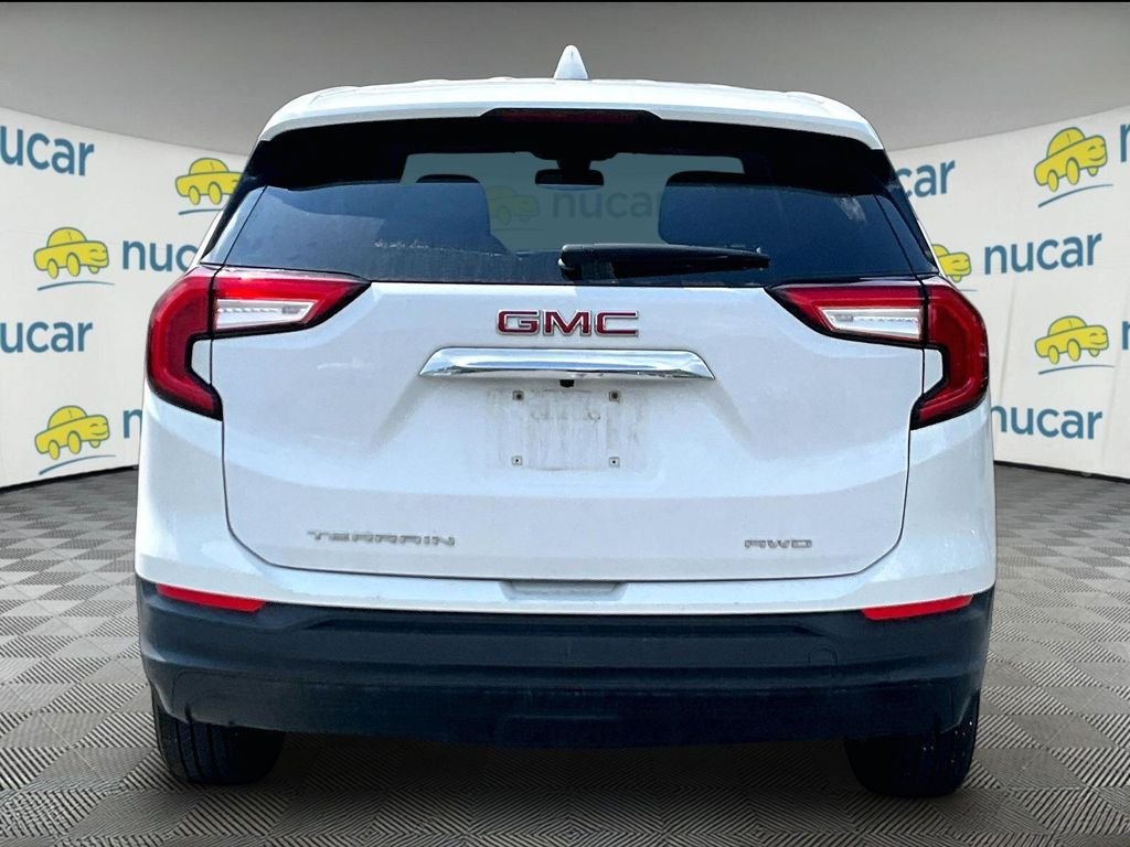 Used 2024 Summit White GMC SLE image 5
