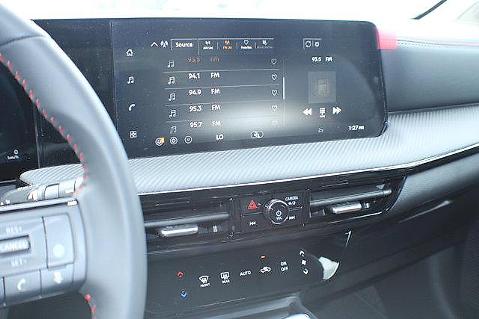 2026 Nissan KICKS SR - Photo 9