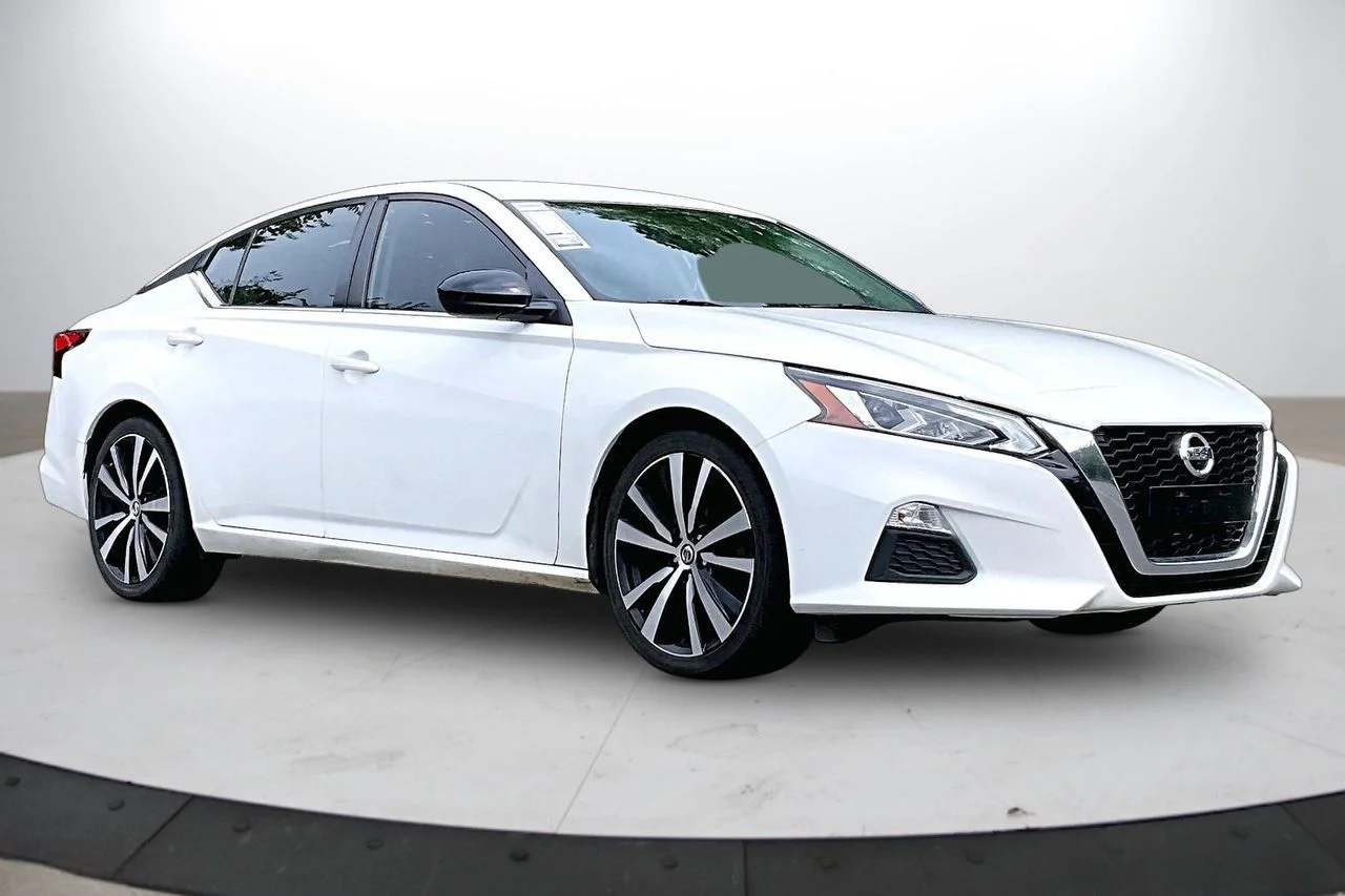 Used 2020 Nissan Altima SR with VIN 1N4BL4CV2LC208517 for sale in Cornelius, NC