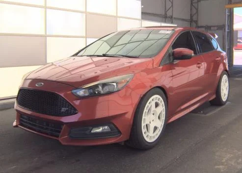 2018 Ford Focus Hatch ST's photo