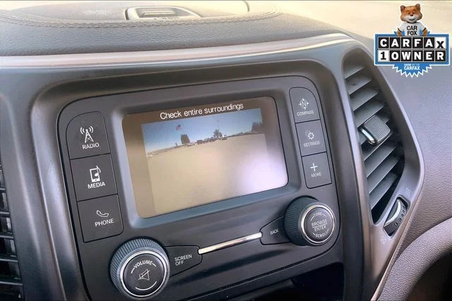 Used 2018 Billet Silver Metallic Jeep Latitude image 19