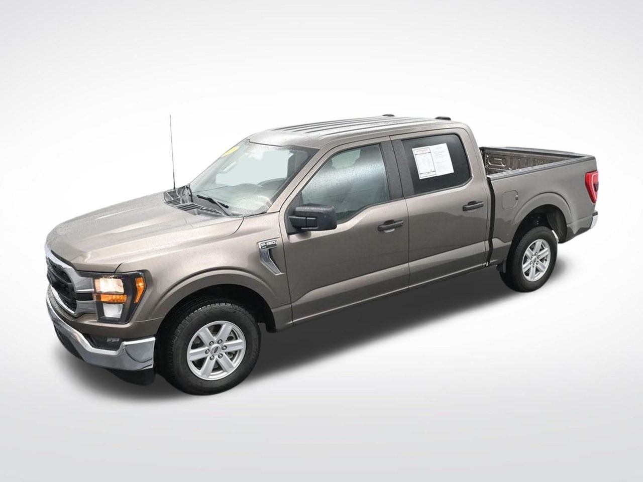 Used 2023 Gray Ford XLT image 18