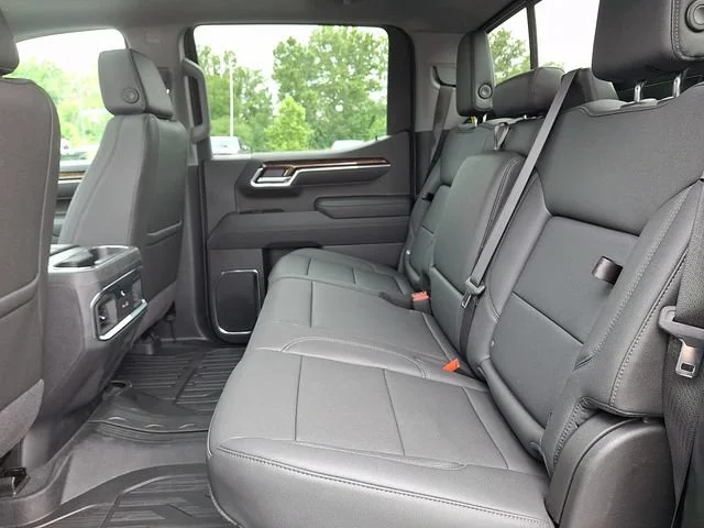 New 2026 Summit White GMC Elevation image 10