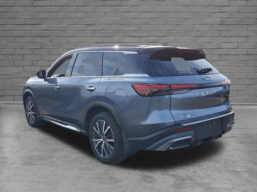 Used 2023 Blue INFINITI AUTOGRAPH AWD image 37