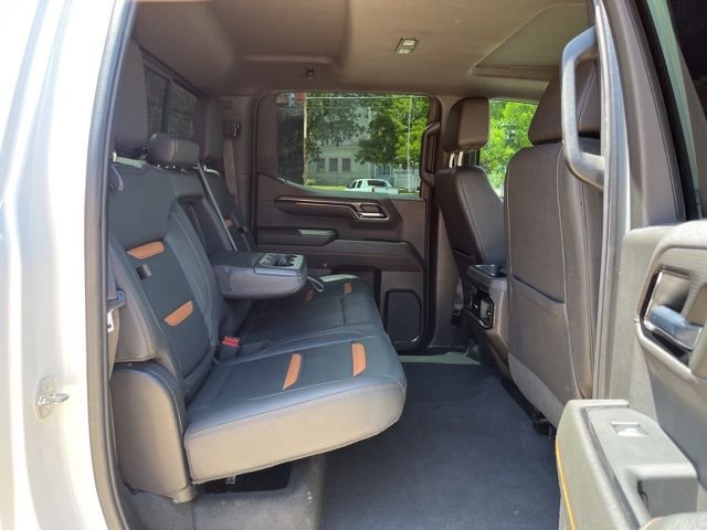 Used 2024 White GMC AT4 image 25