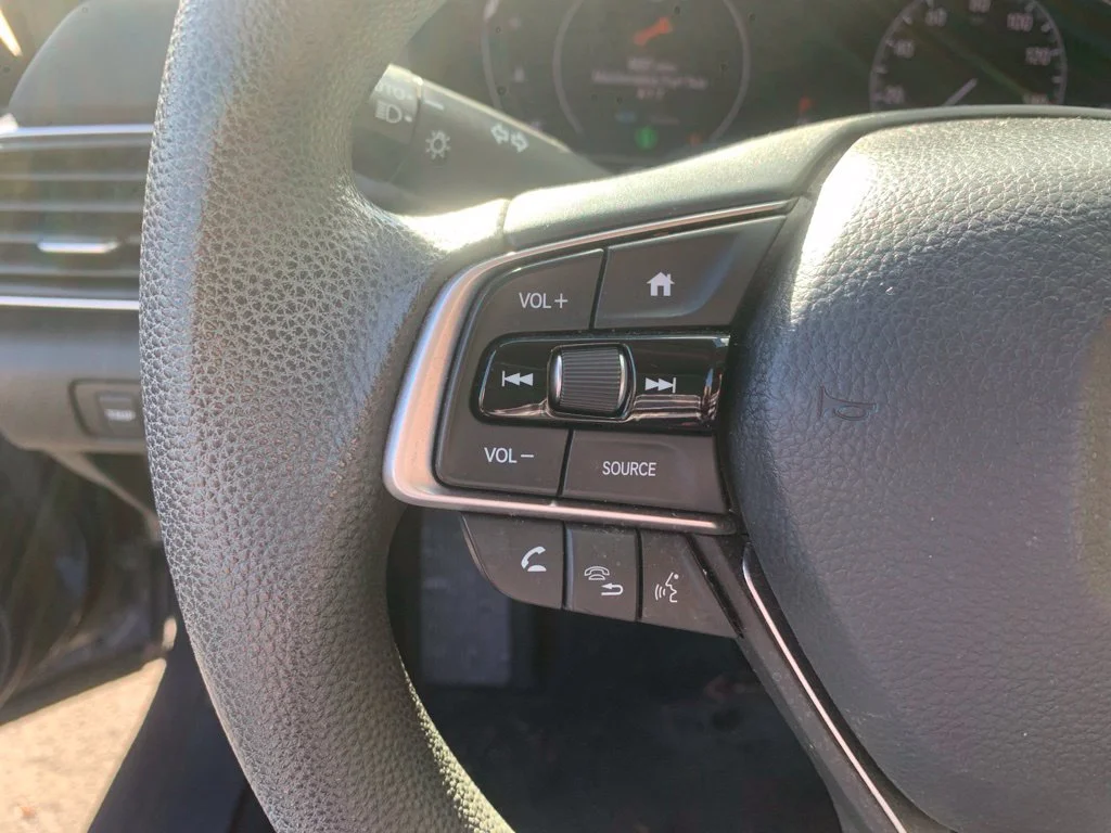 Used 2020 Lunar Silver Metallic Honda LX image 13