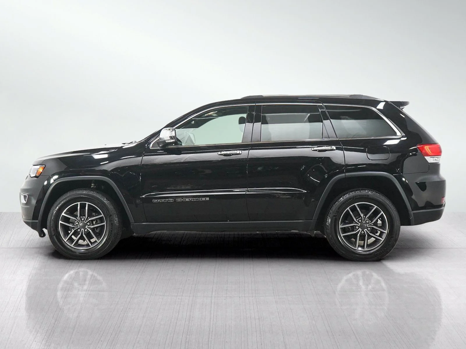 Used 2019 Jeep Grand Cherokee Limited with VIN 1C4RJFBG0KC758195 for sale in White Bear Lake, Minnesota