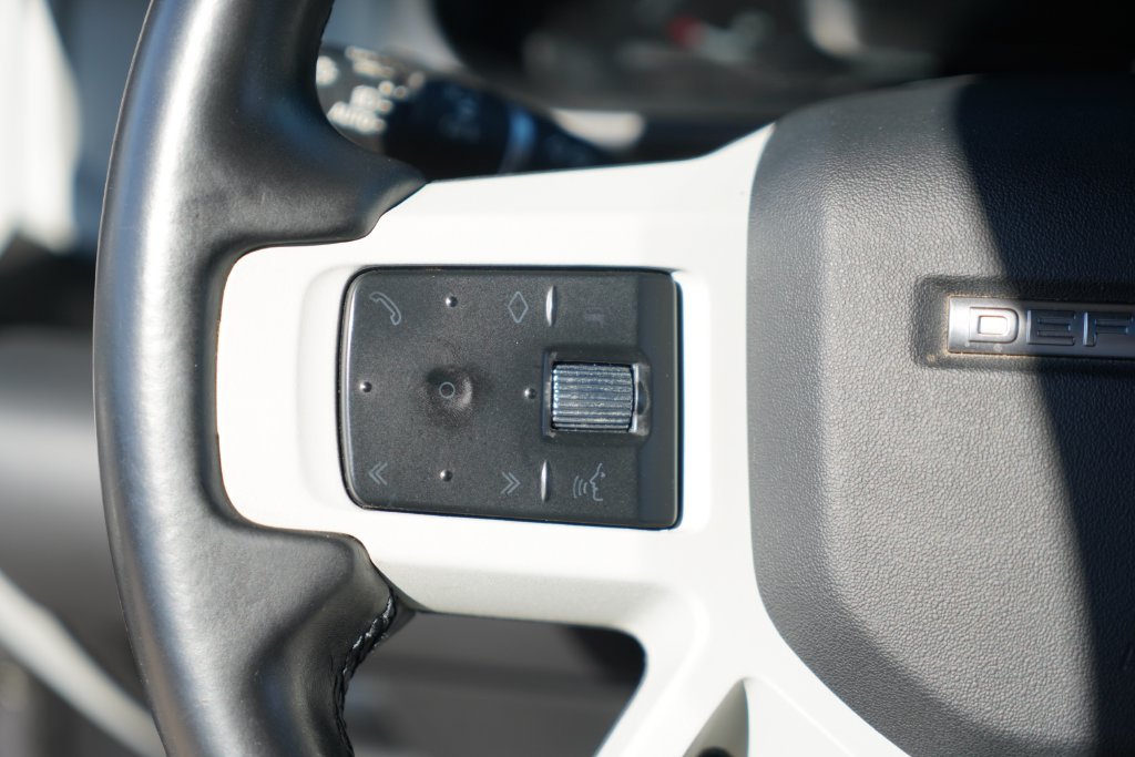 Used 2023  Land Rover S image 14