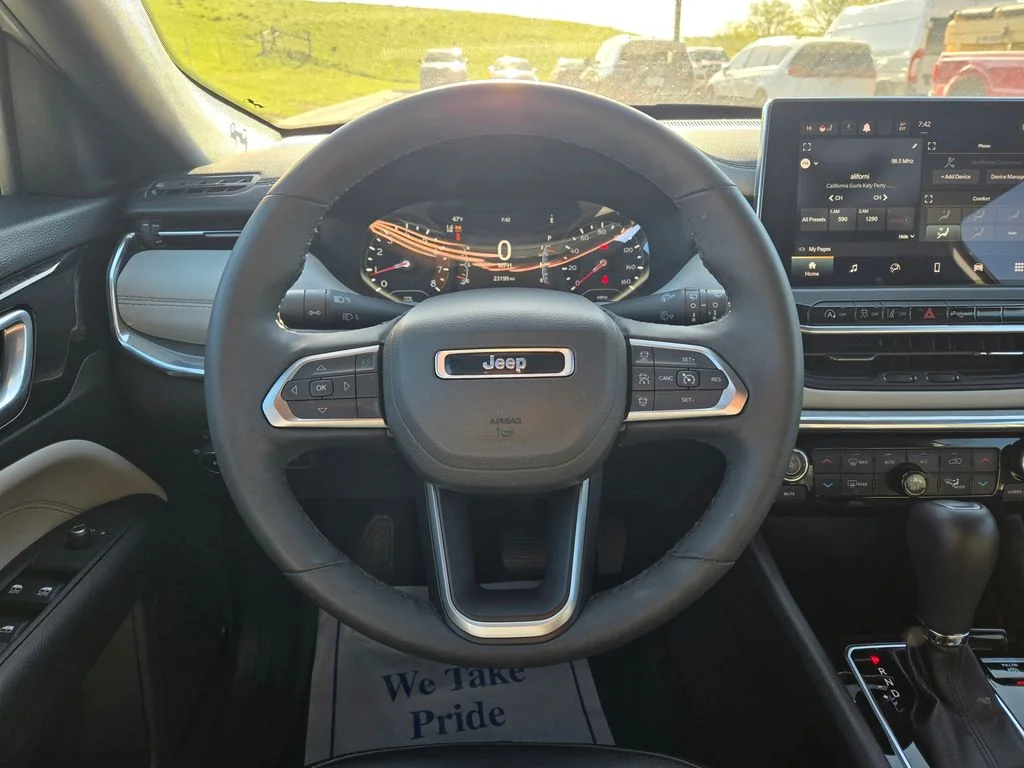 Used 2023 White Jeep Limited image 19
