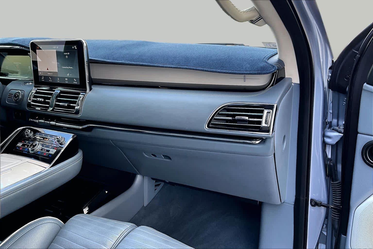 Used 2018 Chroma Crystal Blue Lincoln Black Label image 17