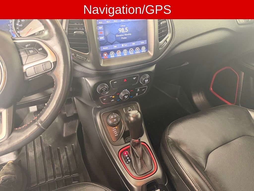 Used 2018 White Jeep Trailhawk image 3
