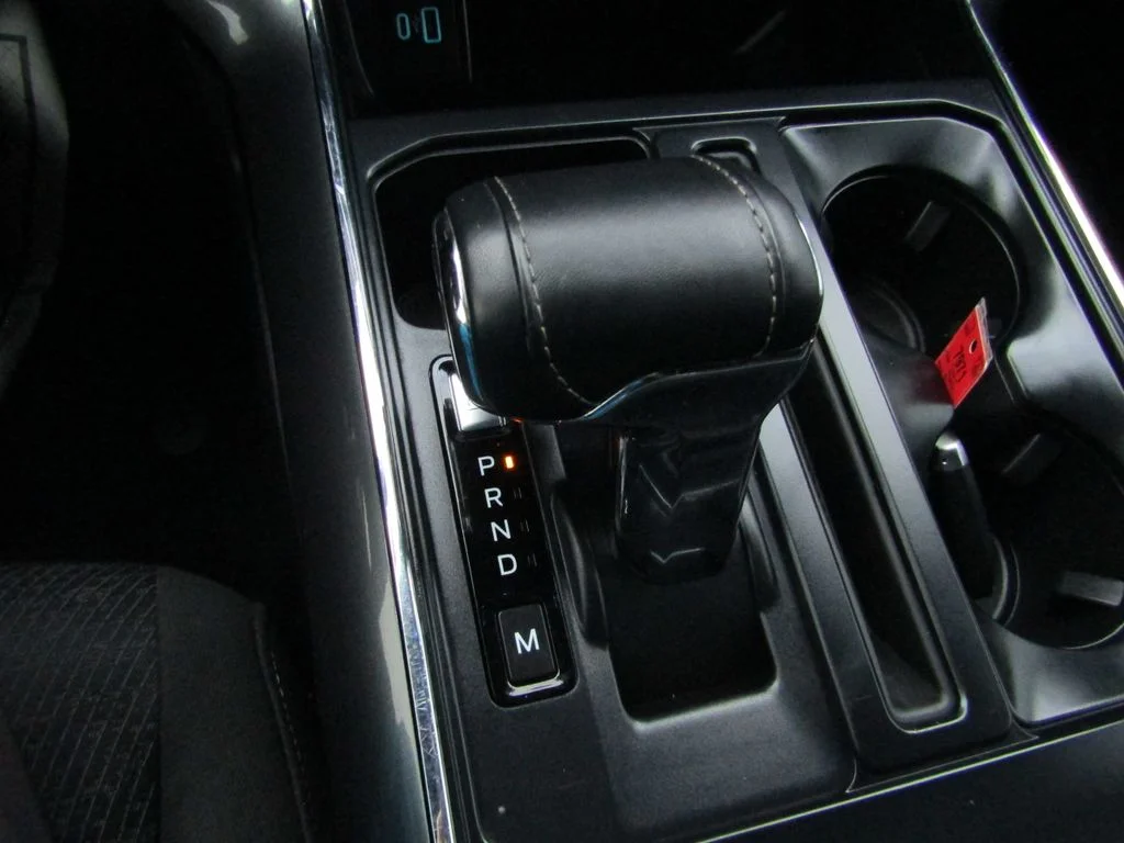 Used 2023 Oxford White Ford XLT image 16