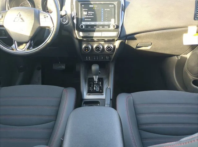 New 2027 Silver Mitsubishi SE image 17