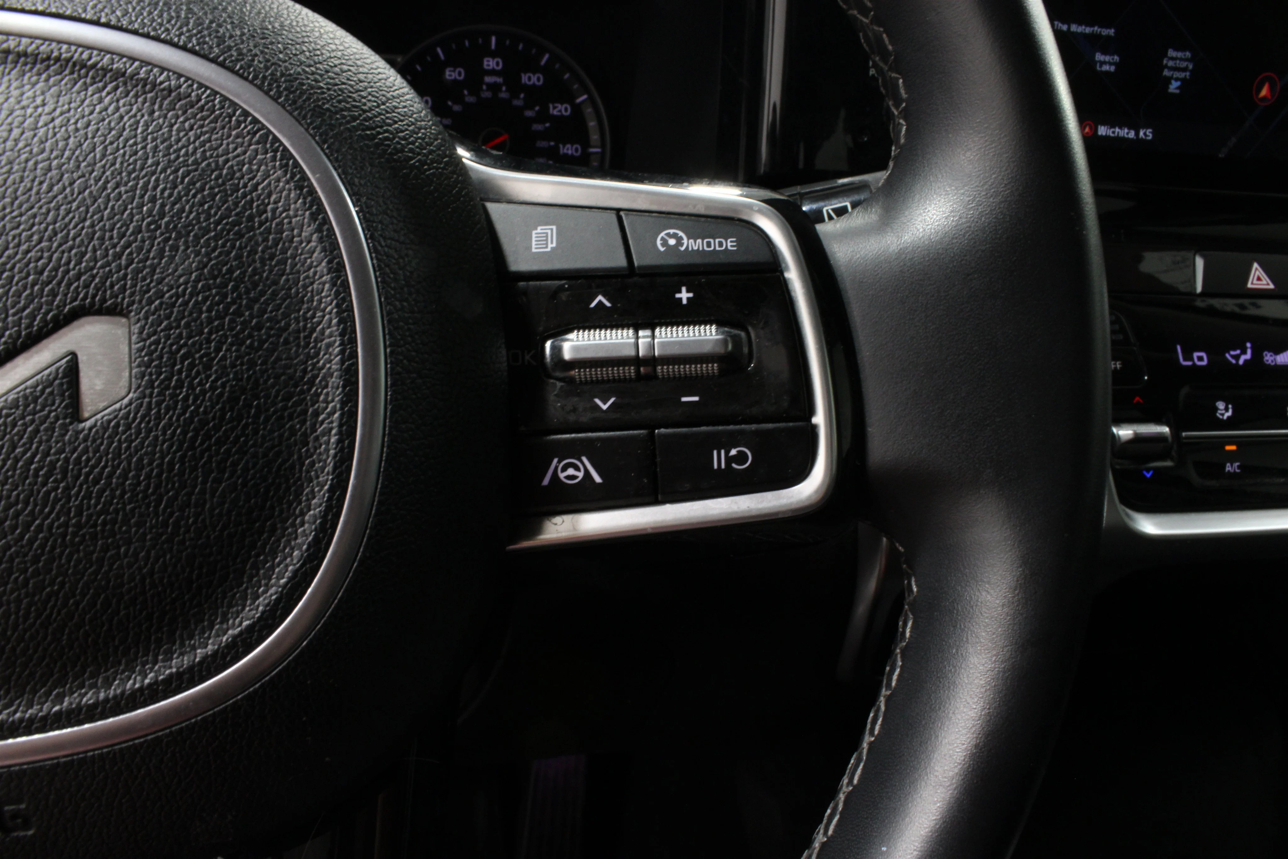2023 Kia Sorento X-Line S - Photo 11