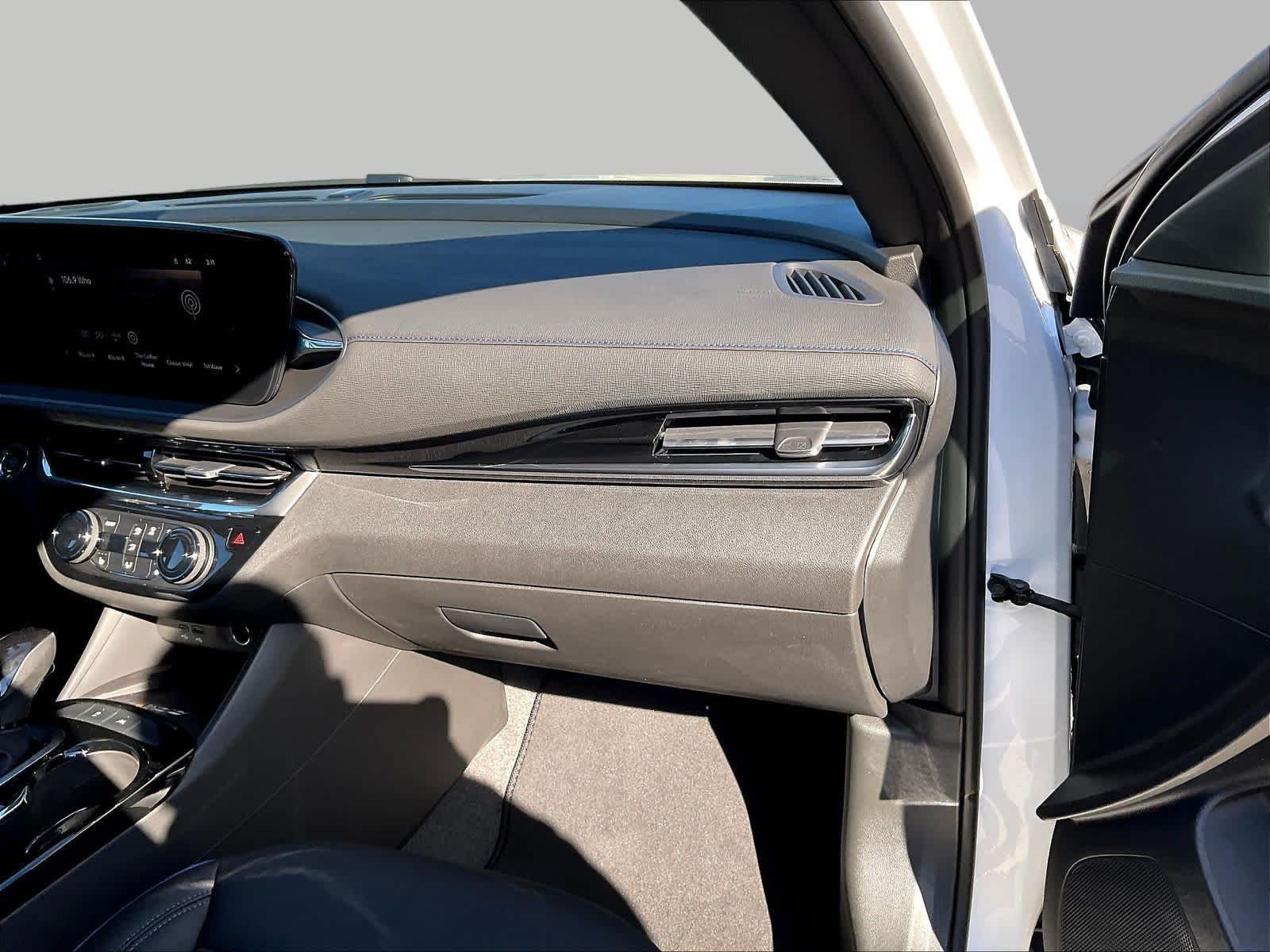 2026 Buick Envista Sport Touring - Photo 28