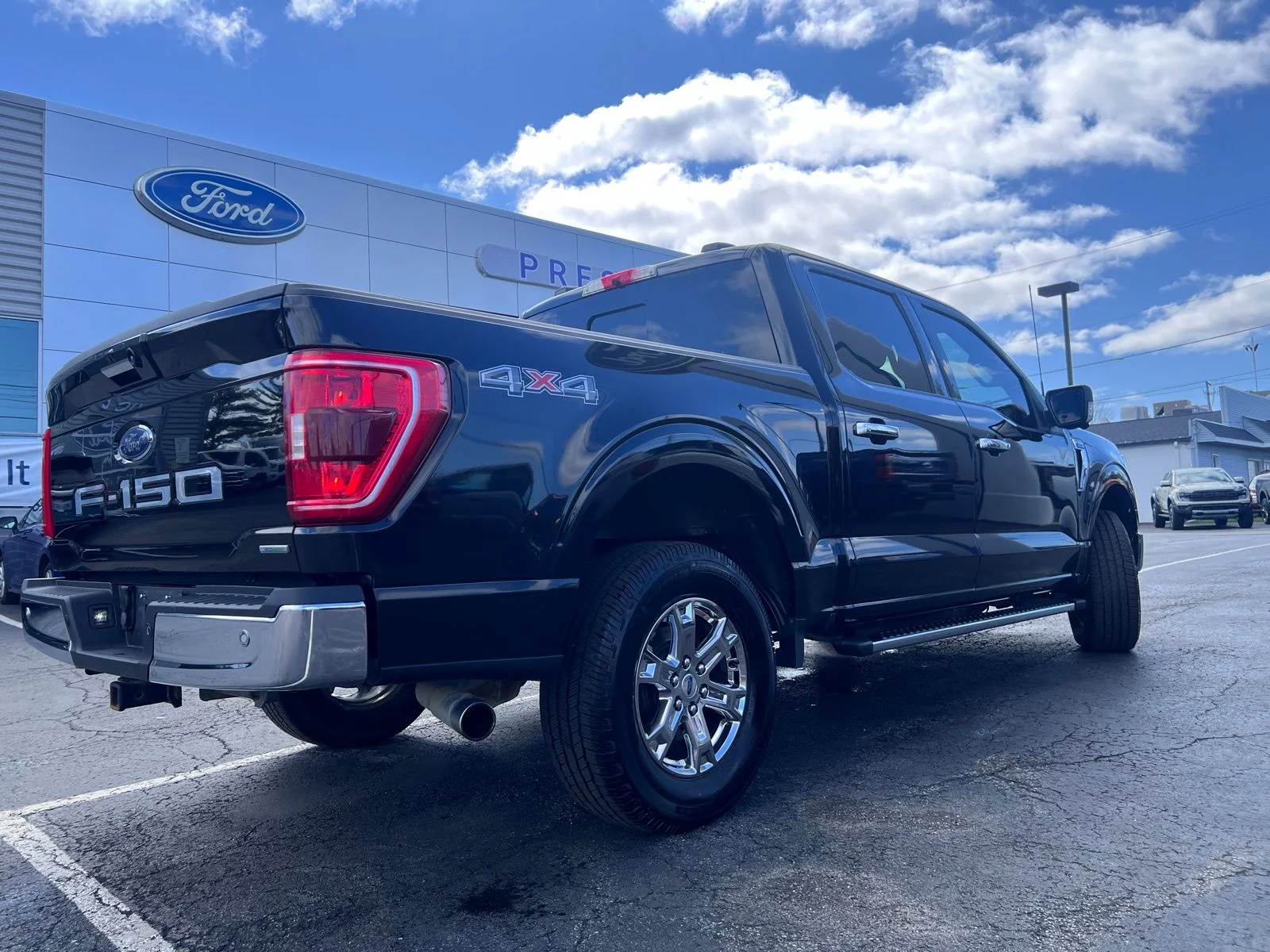 Used 2021 Agate Black Metallic Ford XLT image 15