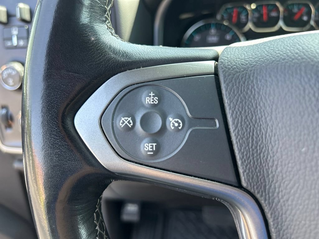 Used 2018 SUMMIT WHITE Chevrolet LT image 22