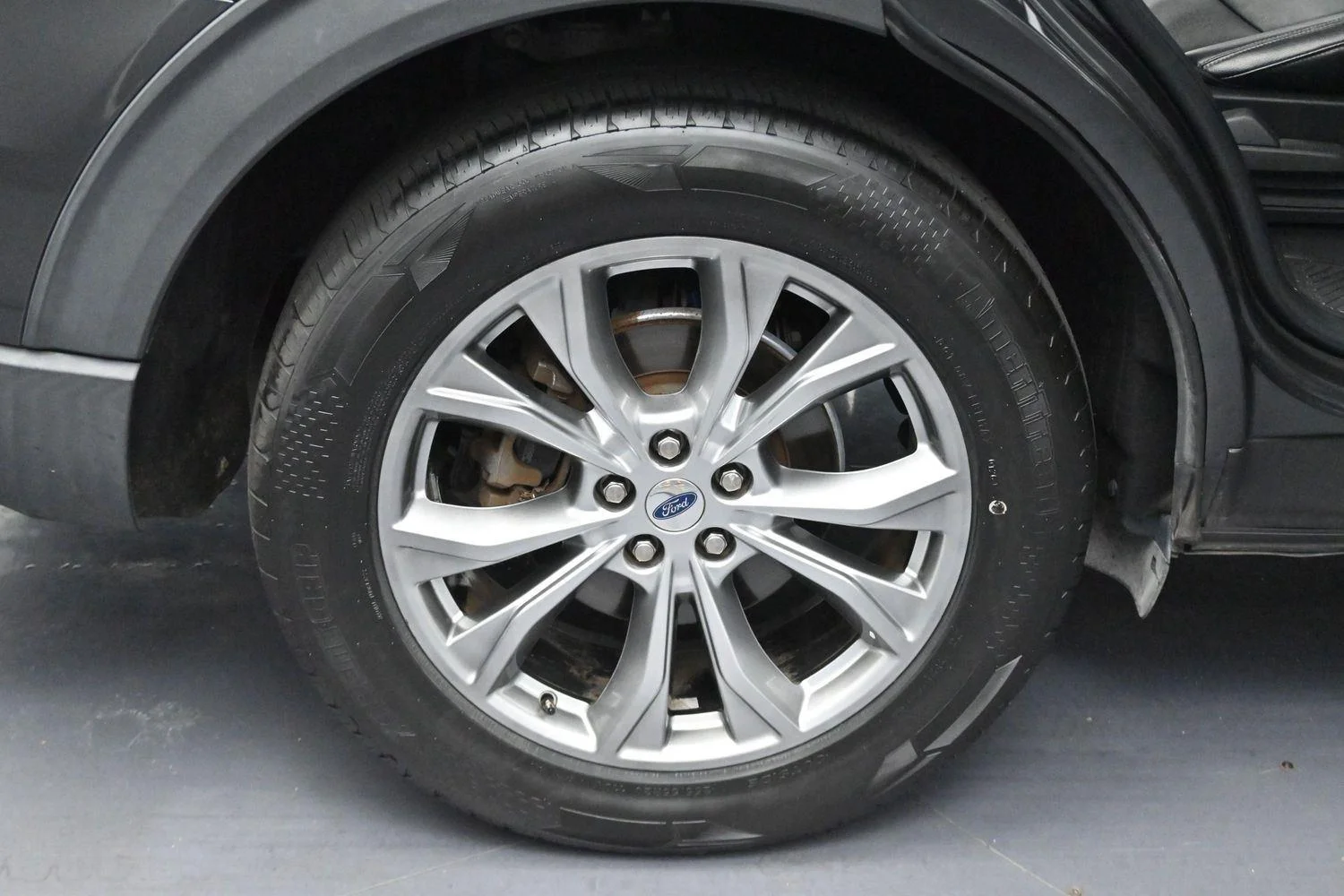 Used 2020 Magnetic Ford Limited image 38