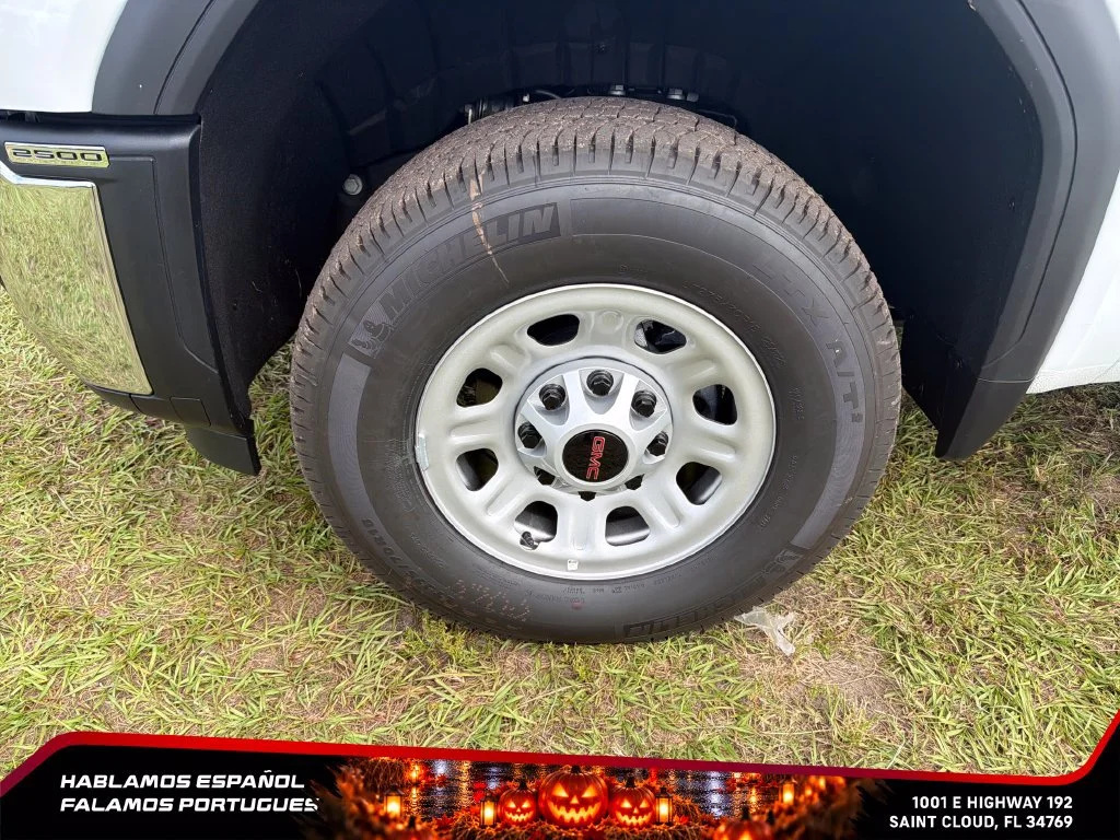 New 2026 Summit White GMC Pro image 10