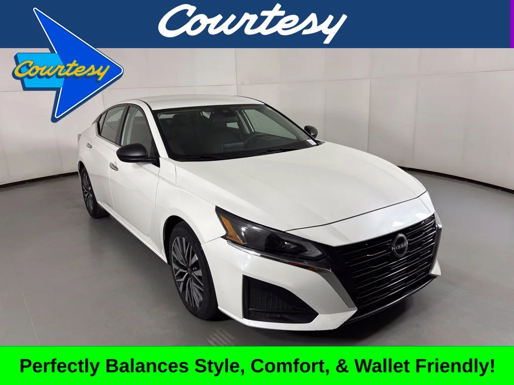 Used 2024 White Nissan 2.5 SV image 1