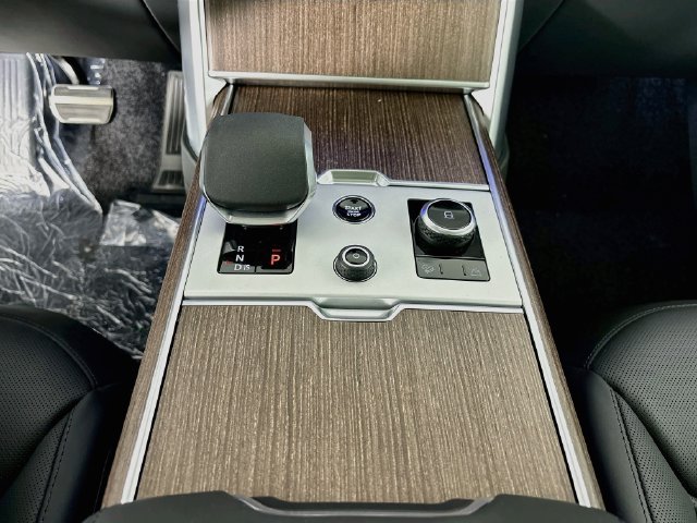 New 2027 Black Land Rover SE image 18