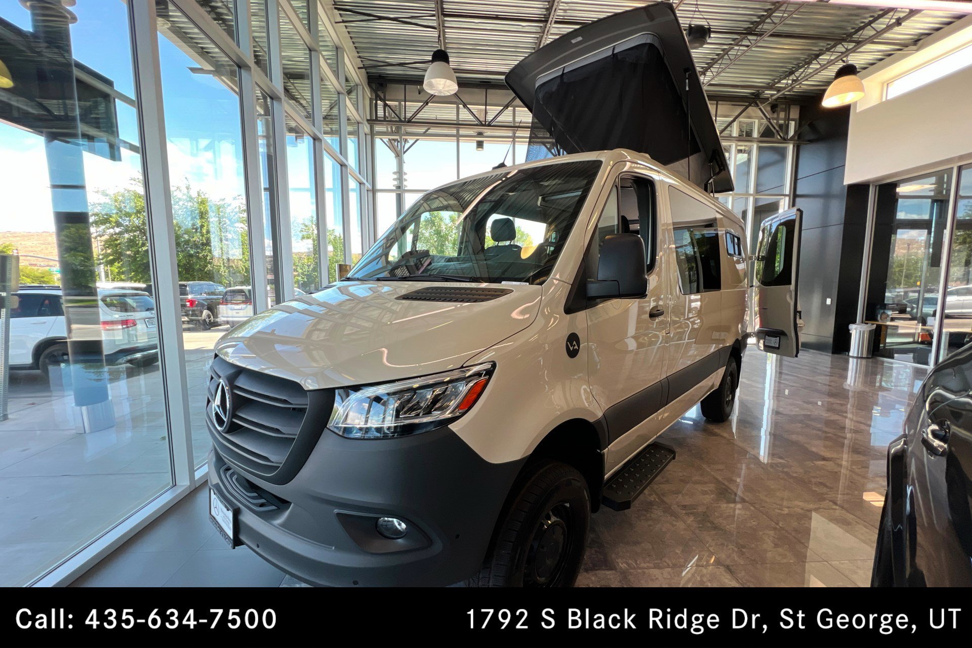 2025 Mercedes-Benz Sprinter 2500 144 WB HO Standard Roof 4x4's photo