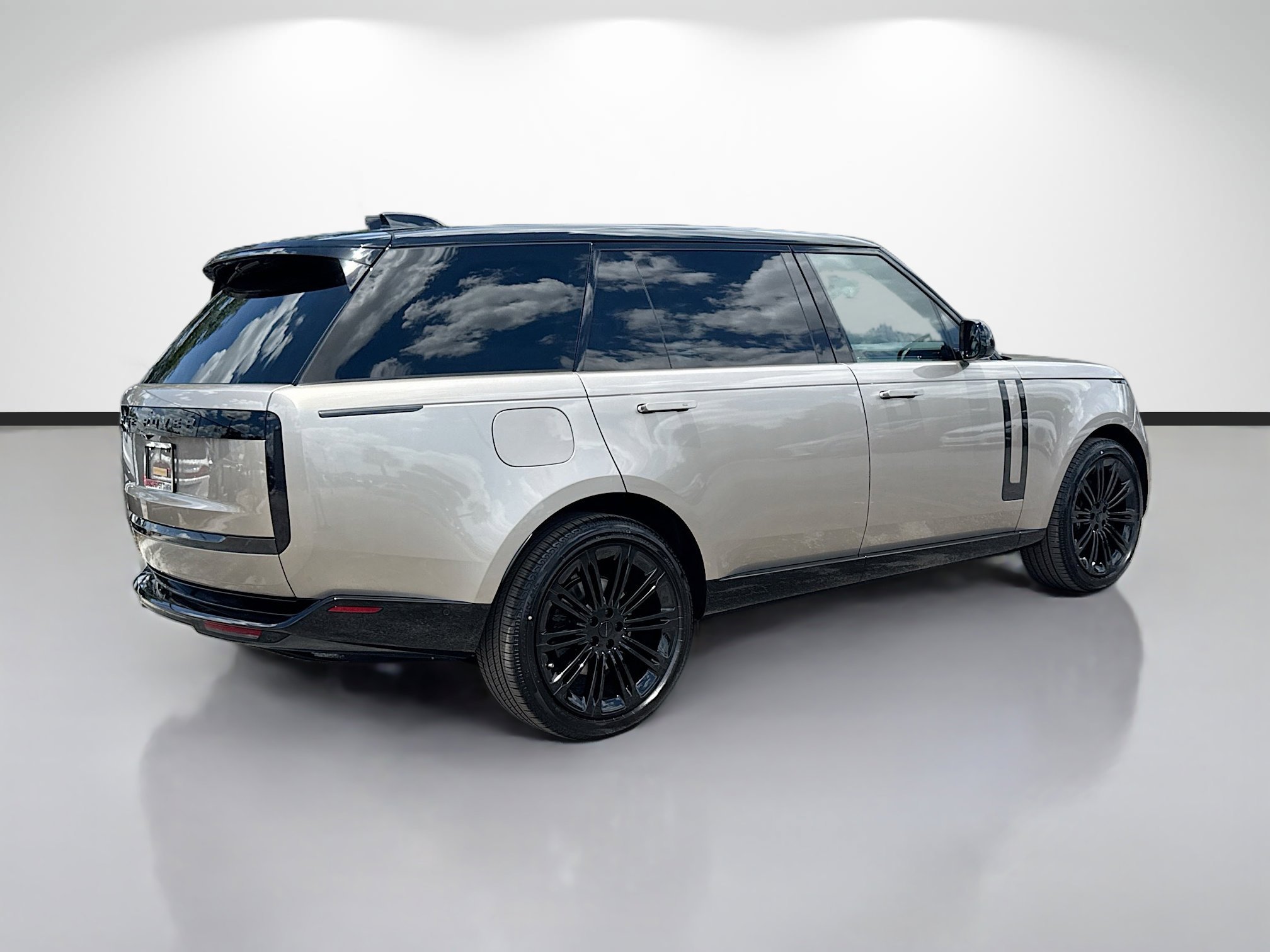 New 2026 Batumi Gold Land Rover SE image 5