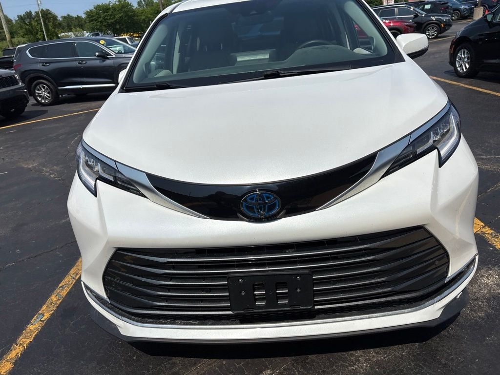 Used 2023 Pearl Toyota Limited image 10