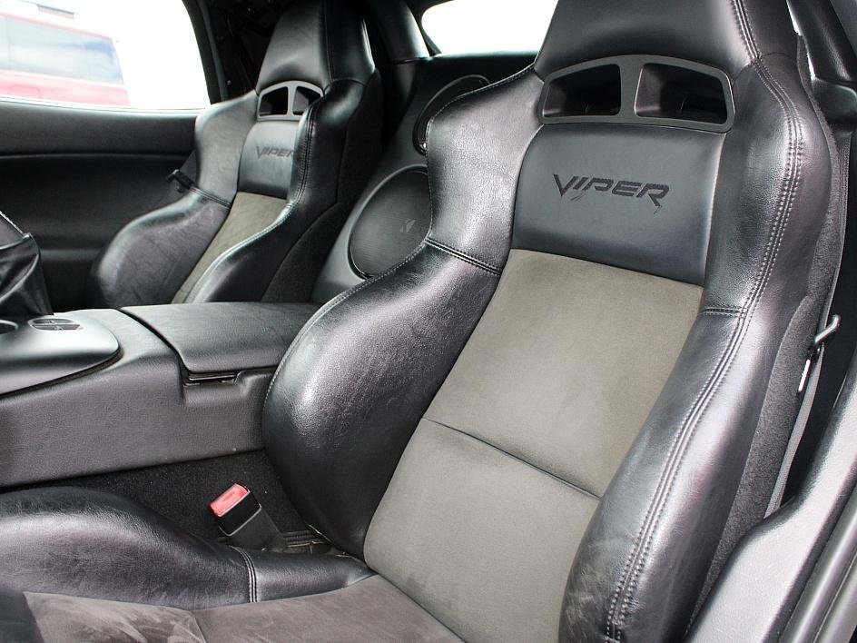 Used 2006 Black Dodge SRT10 image 30