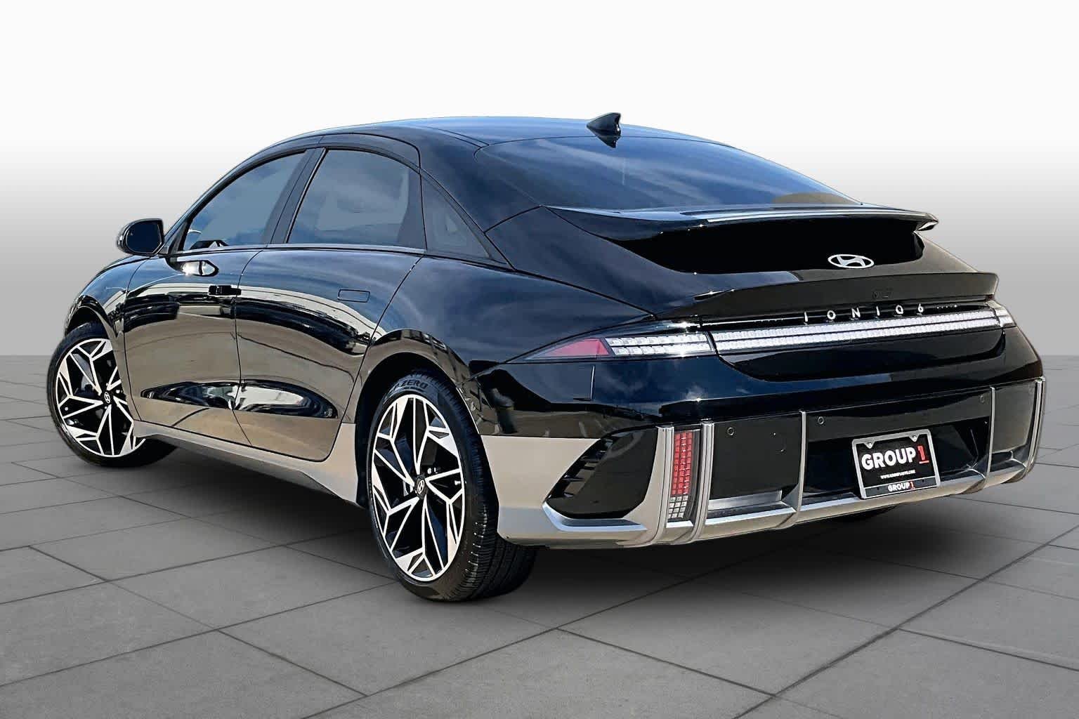 Used 2023 Onyx Black Hyundai SEL image 10