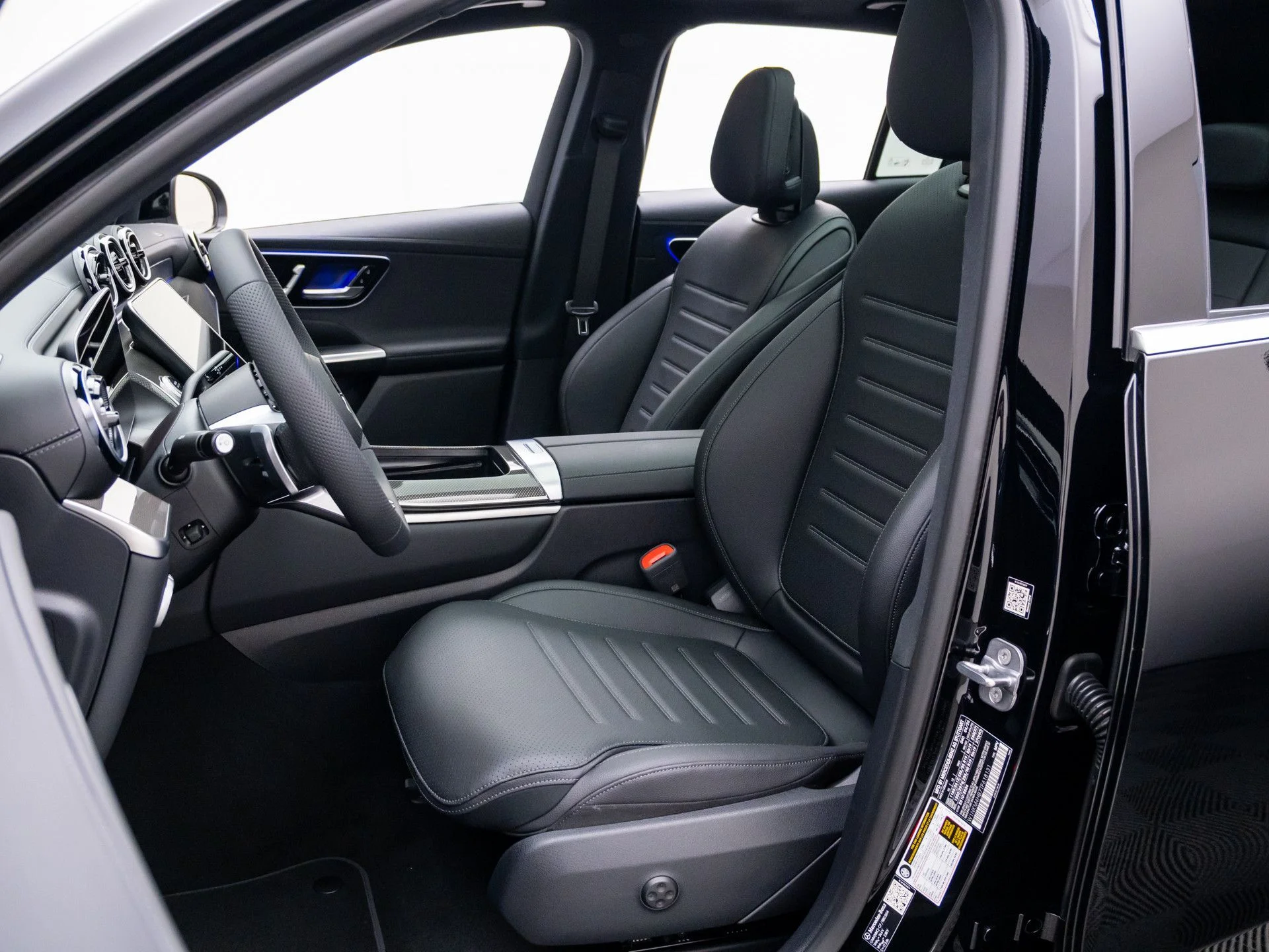 New 2026 Black Mercedes-Benz GLC 300 image 17