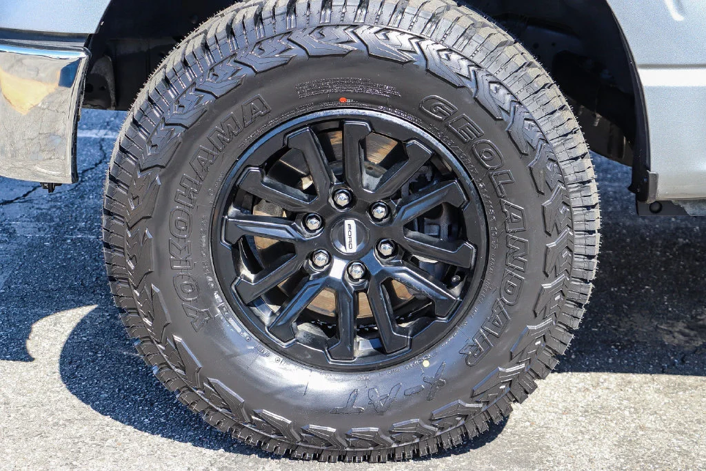 Used 2024 Silver Ford XL image 13