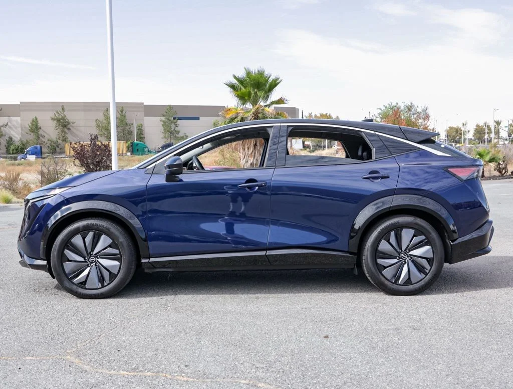 Used 2023 Blue Nissan ENGAGE image 6
