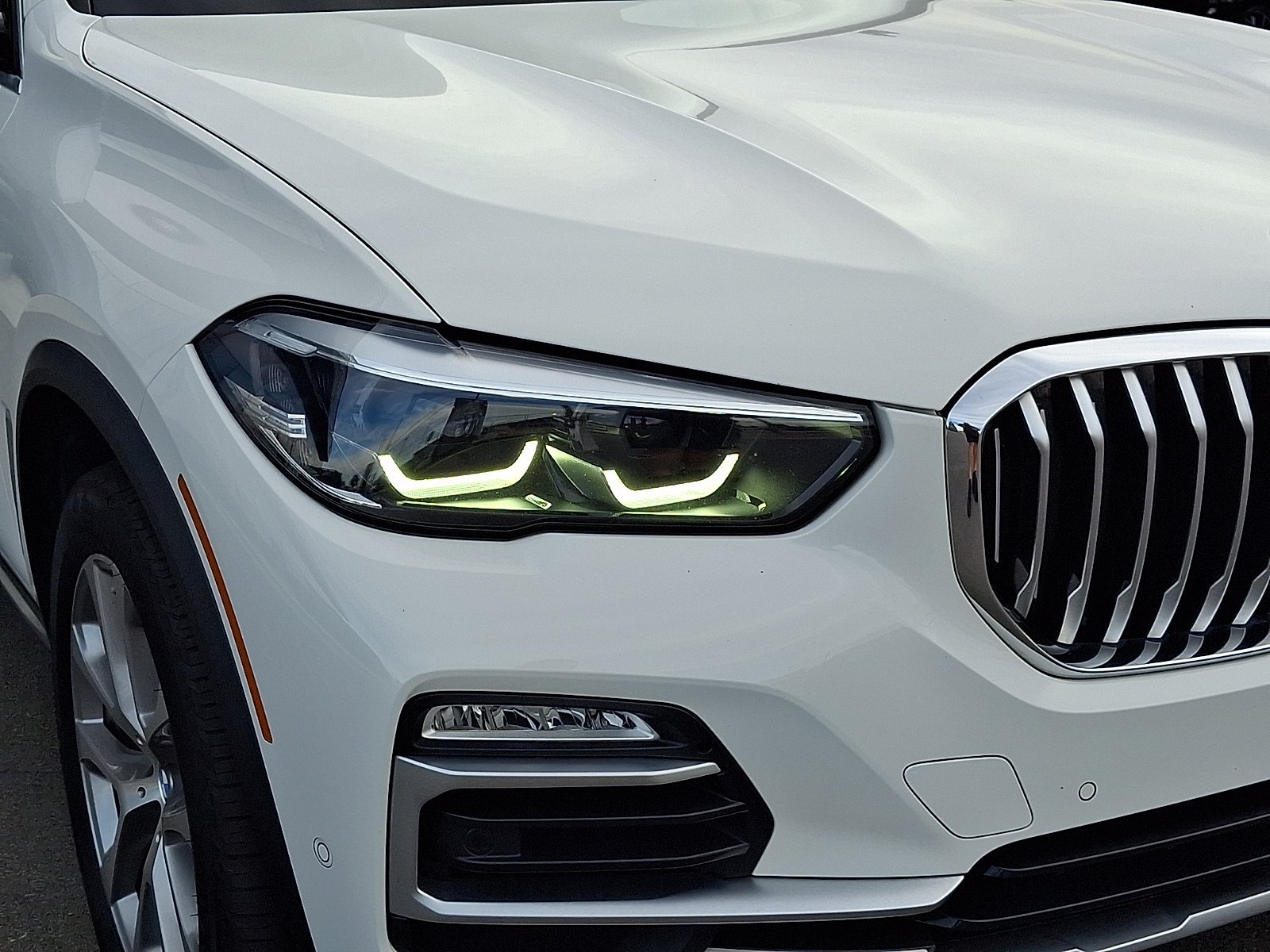 Used 2019 Alpine White BMW xDrive40i image 9