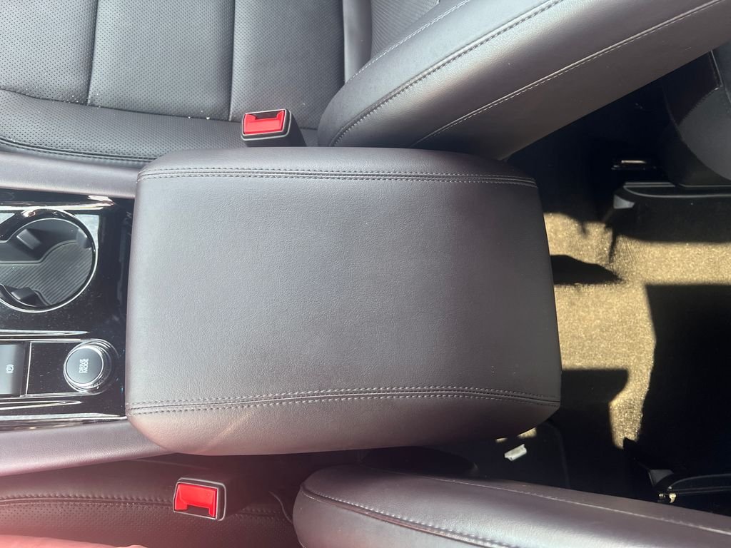 Used 2025 Black Ford Platinum image 17
