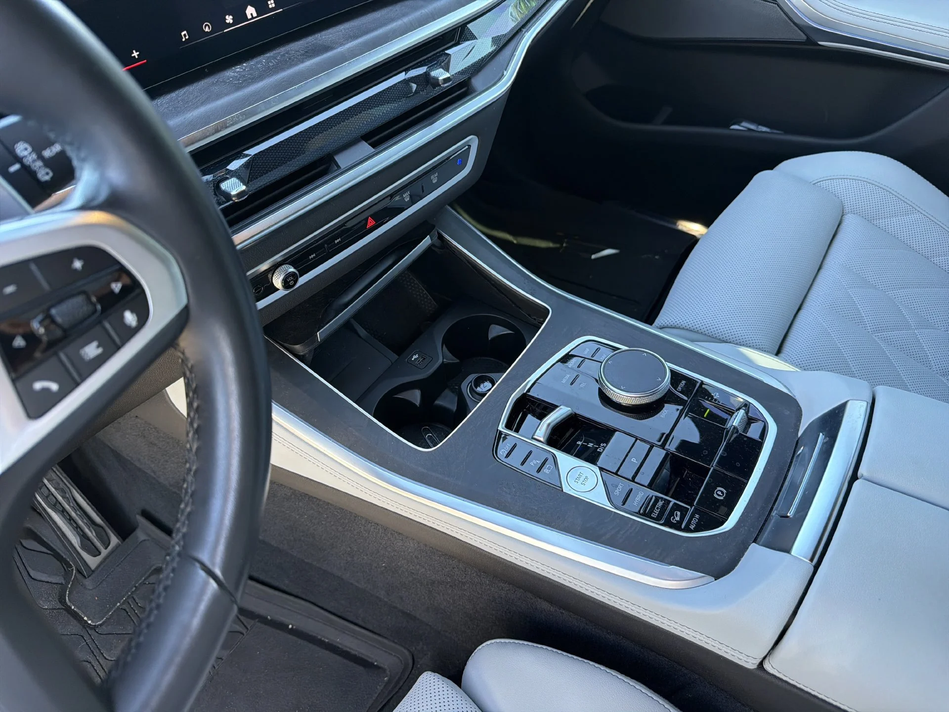 Used 2026 Gray BMW xDrive50e image 24