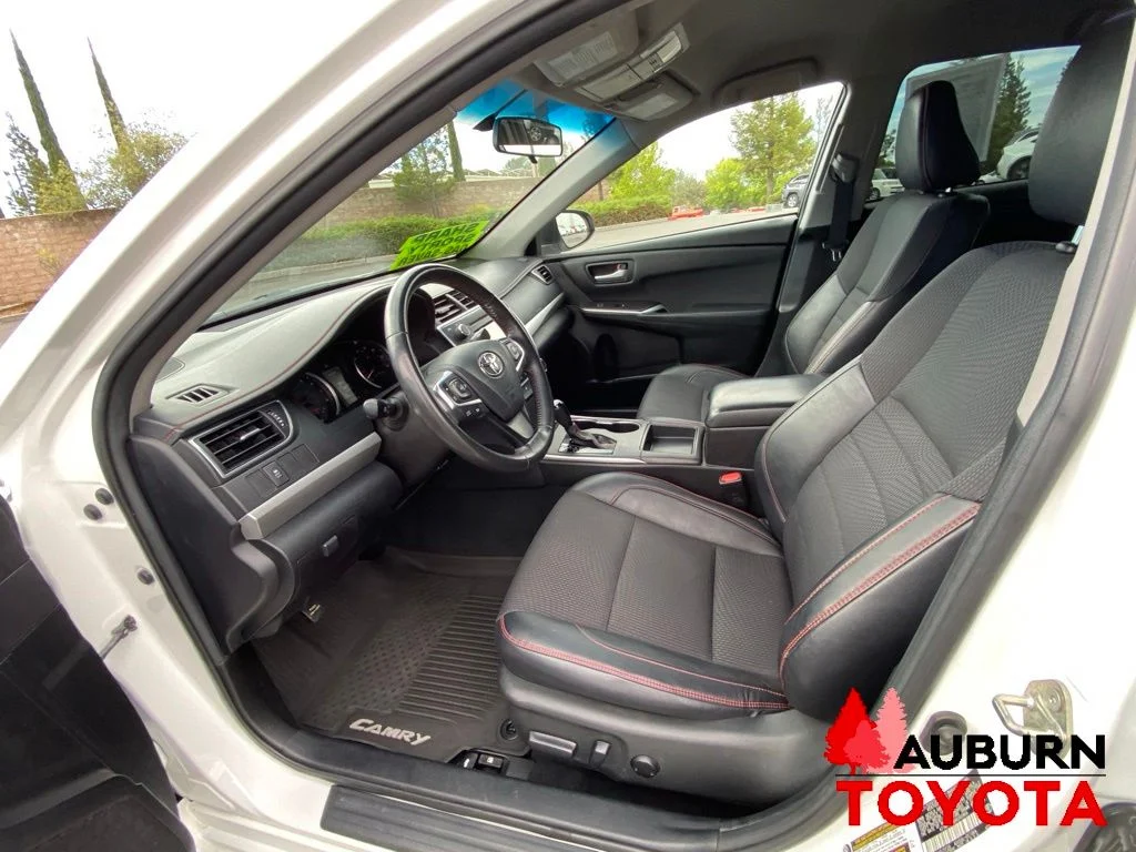 Used 2017 Ice Cap Toyota SE image 28