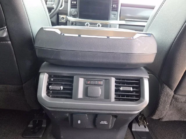 Used 2021 Black Metallic Ford LARIAT image 38