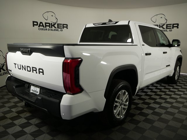 Used 2024 Ice Cap Toyota Crew Cab SR5 w/ Convenience Pkg image 5