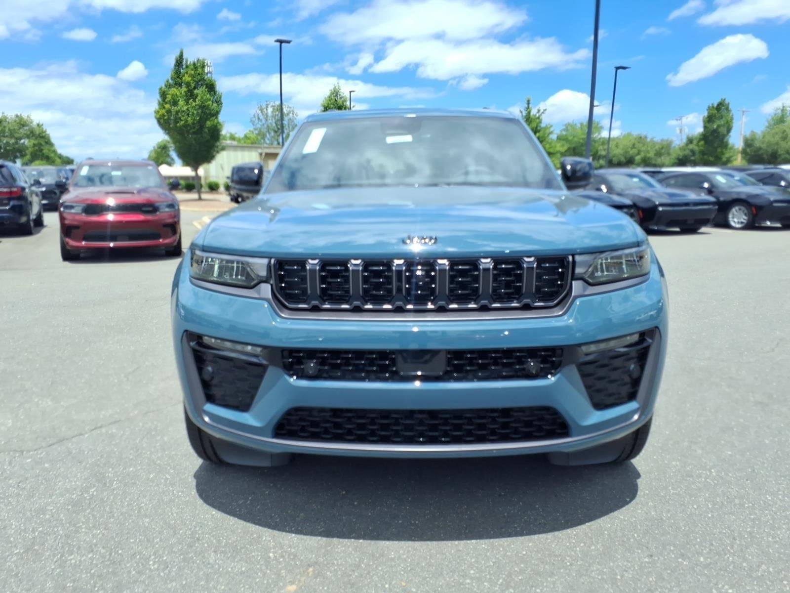 New 2026 Steel Blue Exterior Paint Jeep Limited Reserve image 14